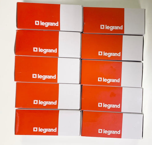 1 Lot of 10 PASS SEYMOUR LGRAND RCD11W 2 Single pole 120 VAC Switches 15 AMP