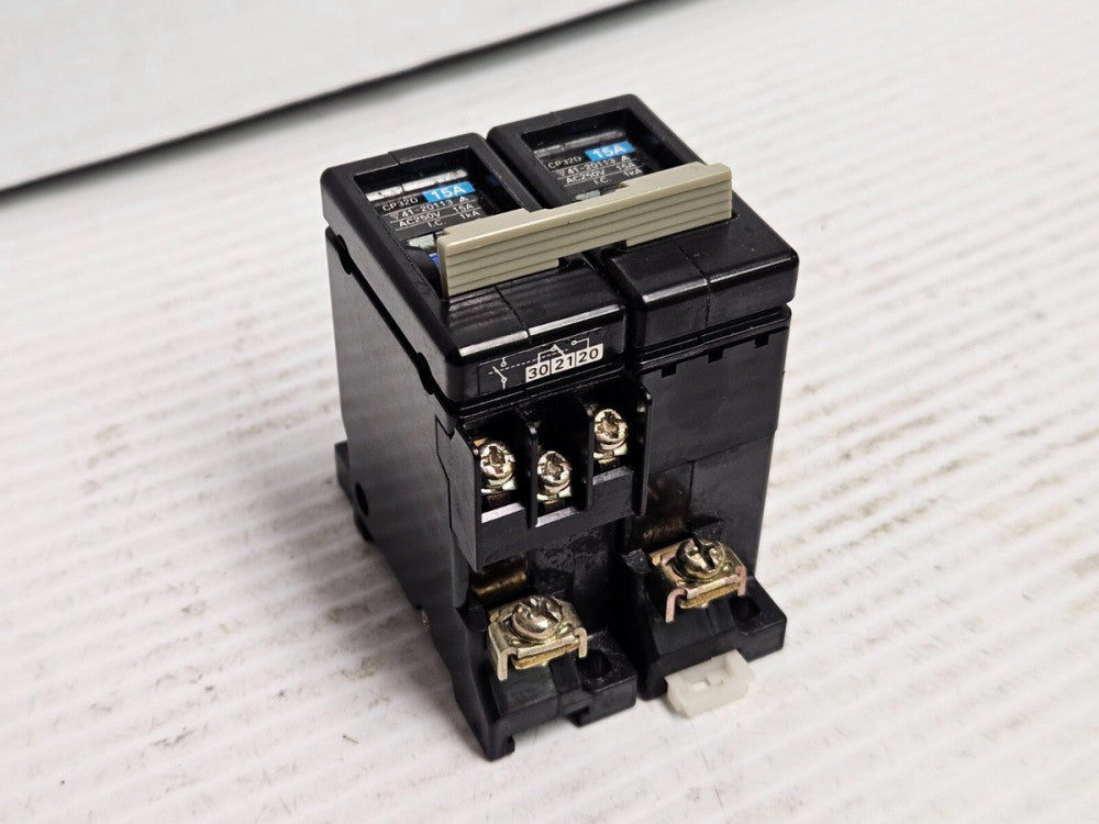 FUJI ELECTRIC CIRCUIT BREAKER CP32D 41-20113 15 A AMP 2P 2 POLE 250V 1 KA