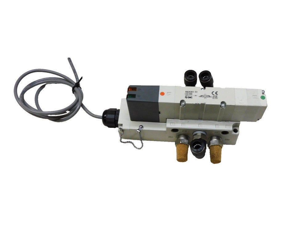SMC VQC4301-51 Solenoid Valve 0.2~1.0MPa W/ base 3/8" npt