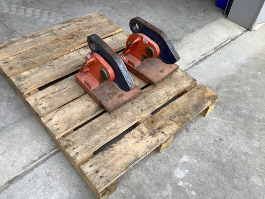2 Crosby 12 1/2 Ton Horizontal Plate Clamps. Model 1PHT0Z 