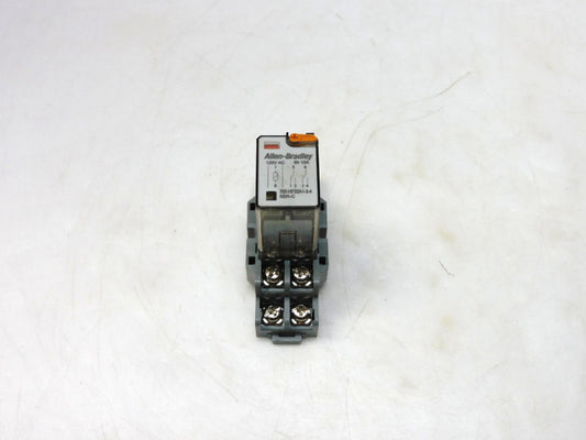 ALLEN-BRADLEY 700-HF32A1-3-4 SER C RELAY 120V COIL  W/ BASE SH2B-05 10A 300V