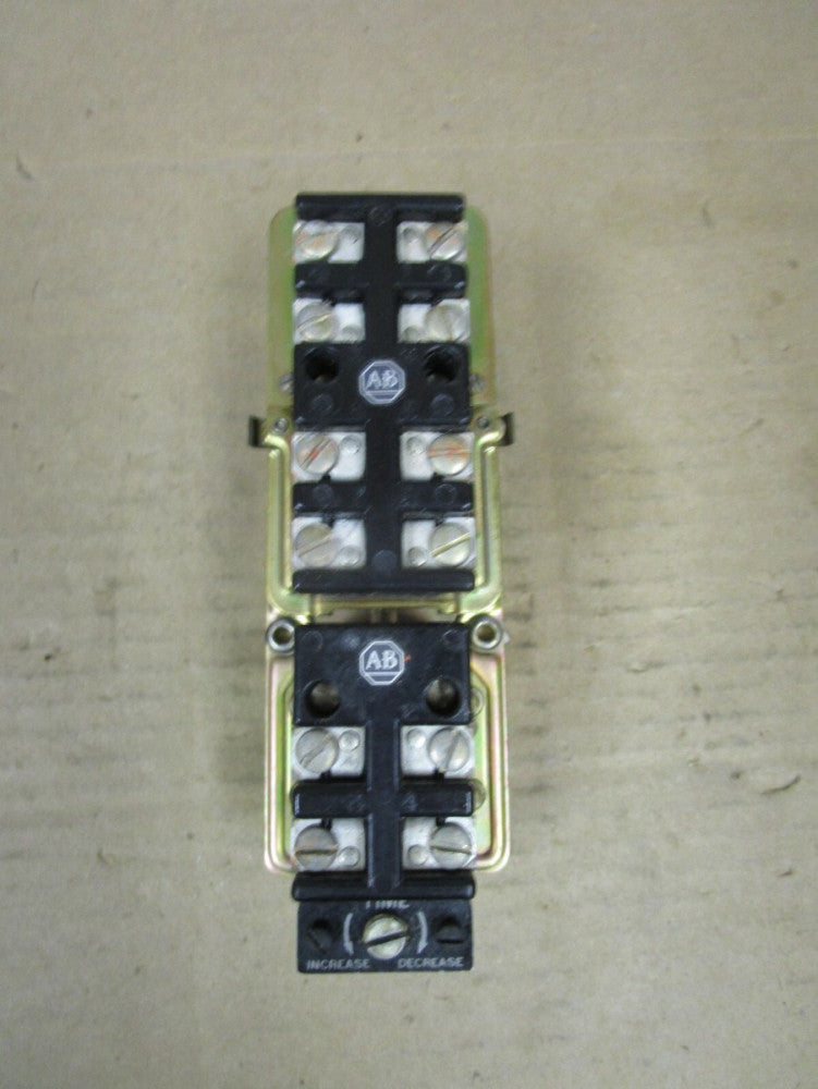 ALLEN BRADLEY PNEUMATIC TIMING RELAY BULL 849 AXX 849-Z0D327-C 120V
