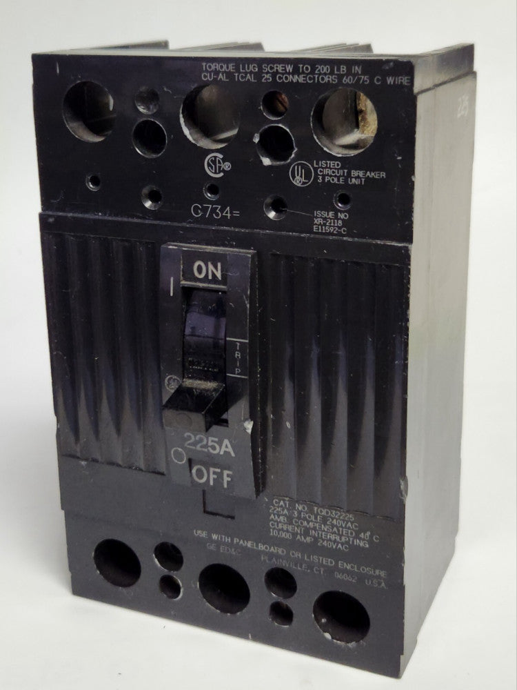 GENERAL ELECTRIC TQD32225 3 Pole 225 AMP Type TQD Circuit Breaker 240 VAC