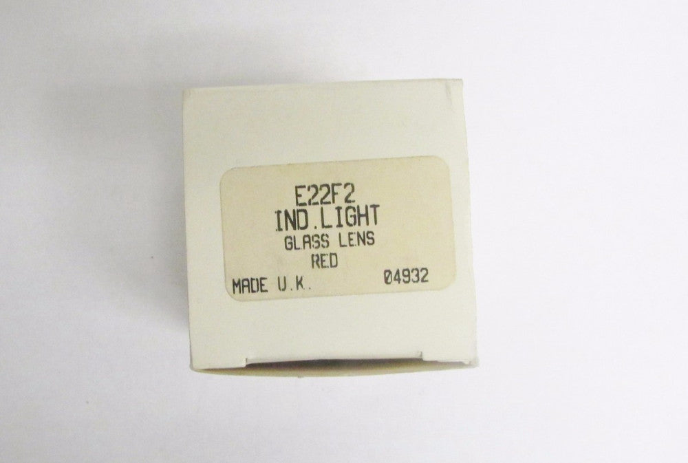 EATON CUTLER HAMMER Red Glass Lens Indicating Pilot Light E22F2 