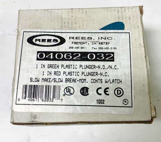 REES 04062 032 Red Push Momentary Green Push Momentary Pushbutton Unit Lockable