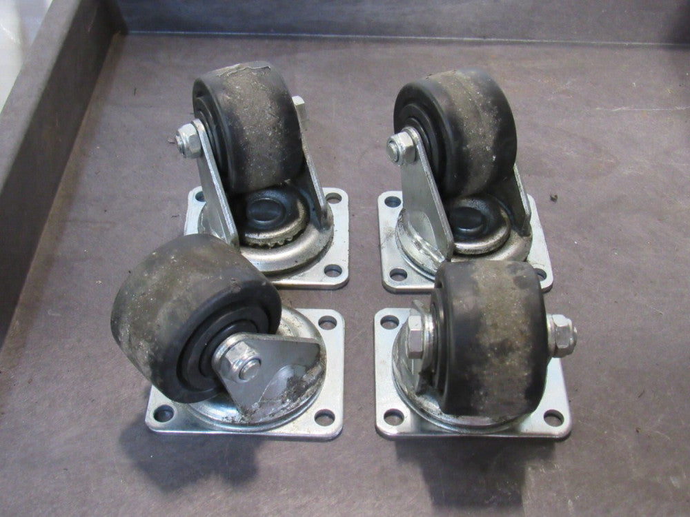 LOT OF 4 NO NAME HEAVY DUTY SWIVEL CASTER WHEEL 3"DIA 1-25/32"W 4-1/8"H - USED