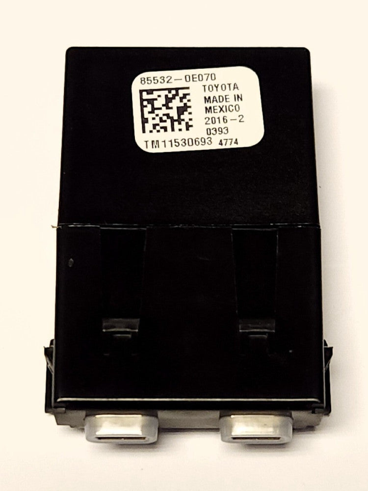 TOYOTA 85532 0E070 PA6+GF15 USB Type C Socket Charger 2016-2