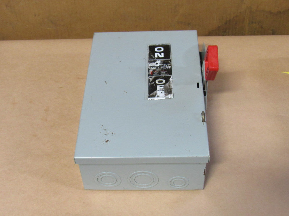 GE GENERAL ELECTRIC FUSIBLE HEAVY DUTY SAFETY SWITCH TH3361 MOD 10 30 A AMP