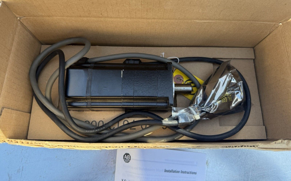 Allen Bradley Y-2006-2-H04AA Series B AC Servo Motor - Unused Open Box